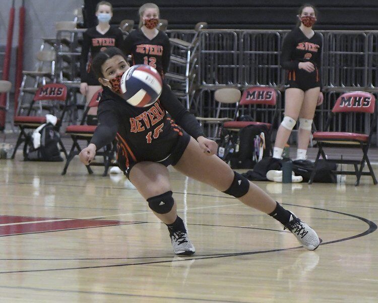 Marblehead rallies to take down Beverly in volleyball openerĀ